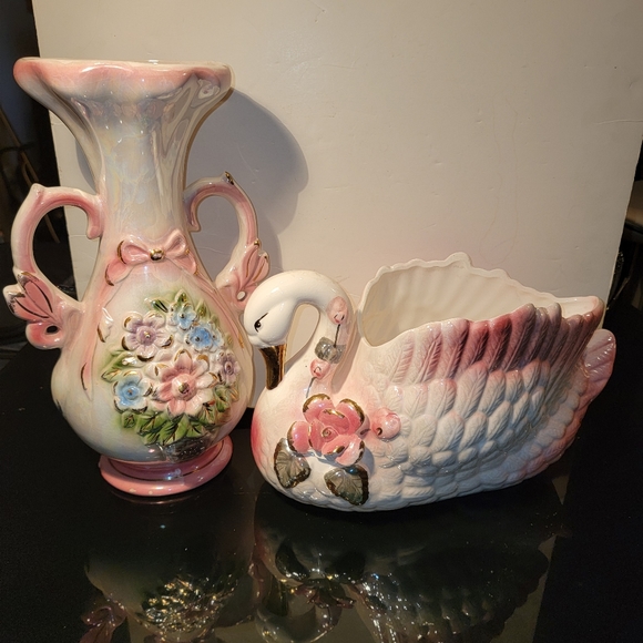 Beautiful Taiwan Made Porcelain 13" Long Swan Flowers Potter & Flowers Vase 13" - Picture 8 of 13